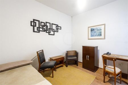 Casa à venda com 8 quartos, 247m² em Vila Mariana, São Paulo