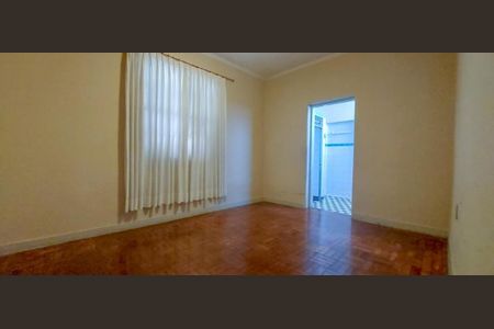 Casa à venda com 211m², 4 quartos e 5 vagasFoto 01