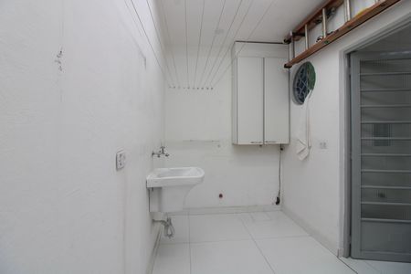 Casa à venda com 92m², 2 quartos e 1 vagaárea de serviço / área gourmet