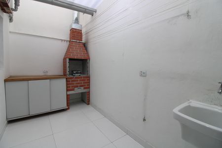 Casa à venda com 92m², 2 quartos e 1 vagaárea de serviço / área gourmet