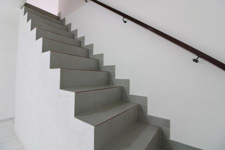 Casa à venda com 92m², 2 quartos e 1 vagaescada acesso 2º piso