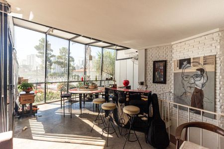 Sala de casa à venda com 5 quartos, 857m² em Pacaembu, São Paulo