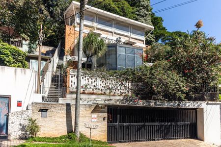 Fachada de casa à venda com 5 quartos, 857m² em Pacaembu, São Paulo