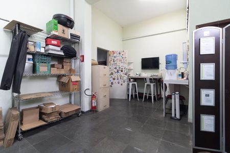 Casa à venda com 166m², 2 quartos e 2 vagasSalão 