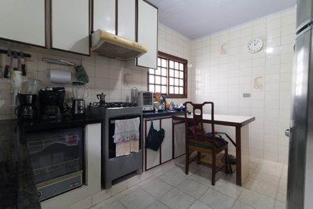 Casa à venda com 166m², 2 quartos e 2 vagasCozinha 