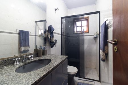 Casa à venda com 166m², 2 quartos e 2 vagasBanheiro 1