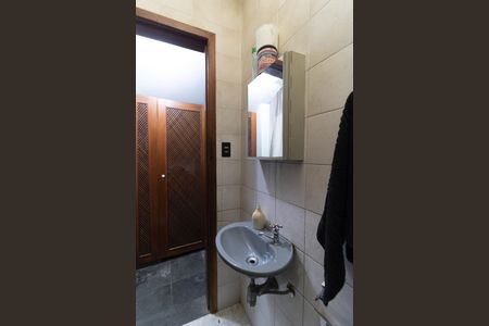 Casa à venda com 166m², 2 quartos e 2 vagasBanheiro 2 - Garagem 