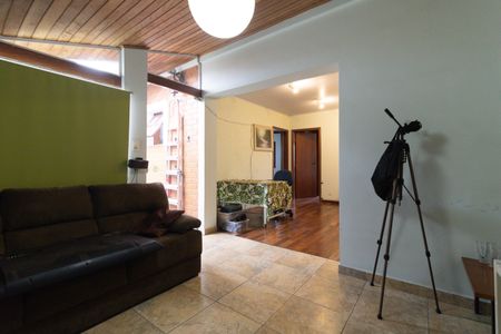 Casa à venda com 166m², 2 quartos e 2 vagasSala