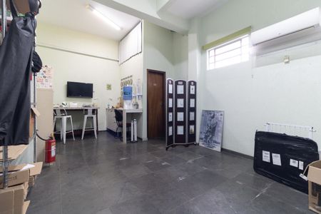 Casa à venda com 166m², 2 quartos e 2 vagasSalão 