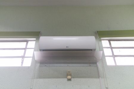 Casa à venda com 166m², 2 quartos e 2 vagasSalão 