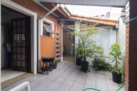 Casa à venda com 166m², 2 quartos e 2 vagasQuintal