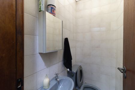 Casa à venda com 166m², 2 quartos e 2 vagasBanheiro 2 - Garagem 