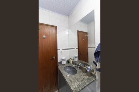 Casa à venda com 166m², 2 quartos e 2 vagasBanheiro 1