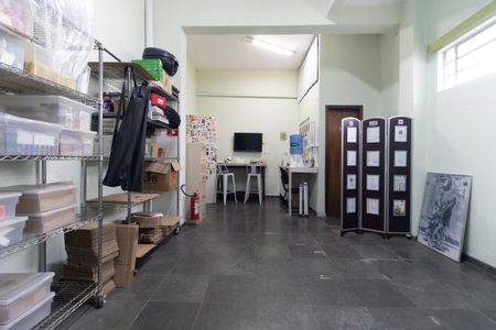Casa à venda com 166m², 2 quartos e 2 vagasSalão 