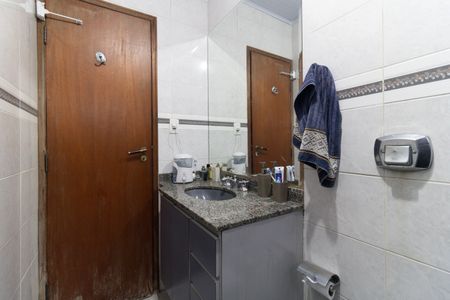 Casa à venda com 166m², 2 quartos e 2 vagasBanheiro 1