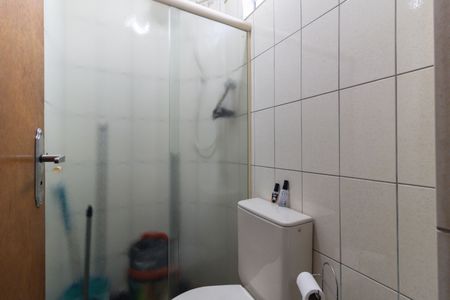 Casa à venda com 166m², 2 quartos e 2 vagasBanheiro 3 - Salão 