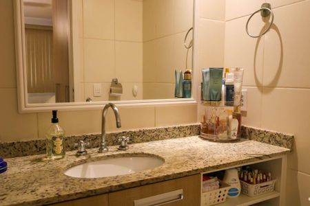 Apartamento para alugar com 66m², 2 quartos e 1 vaga Apartamento para alugar com 66m², 2 quartos e 1 vagaBanheiro do Quarto Suíte