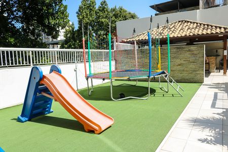 Apartamento para alugar com 66m², 2 quartos e 1 vaga Apartamento para alugar com 66m², 2 quartos e 1 vagaÁrea comum - Playground