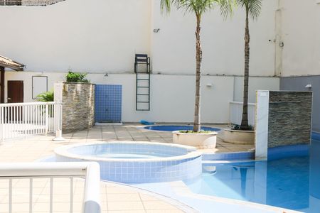 Apartamento para alugar com 66m², 2 quartos e 1 vaga Apartamento para alugar com 66m², 2 quartos e 1 vagaÁrea comum - Piscina