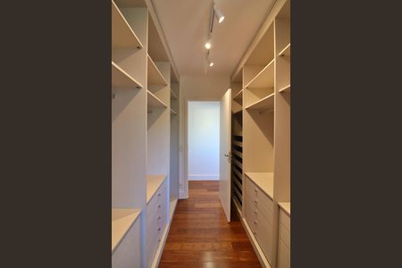 Apartamento para alugar com 156m², 3 quartos e 3 vagasSuíte 1 Closet 