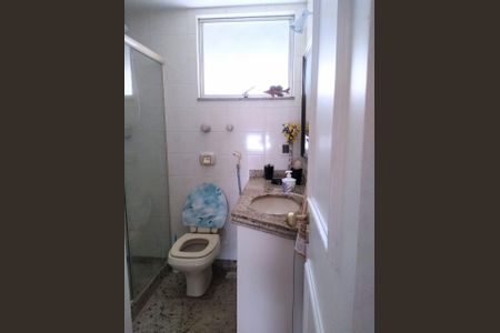 Banheiro de apartamento à venda com 2 quartos, 71m² em Ingá, Niterói