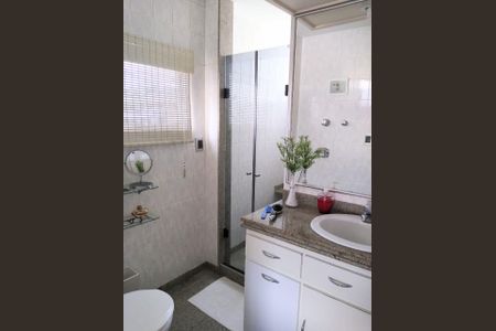 Banheiro  de apartamento à venda com 2 quartos, 71m² em Ingá, Niterói