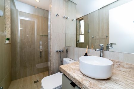 Banheiro da Suíte de apartamento para alugar com 1 quarto, 51m² em São Pedro, Belo Horizonte