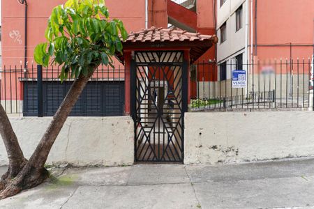 Apartamento à venda com 49m², 2 quartos e 1 vagaFachada do condomínio + plaquinha