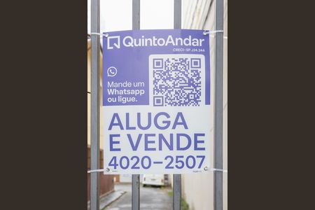 Casa à venda com 70m², 2 quartos e 2 vagas Casa à venda com 70m², 2 quartos e 2 vagasFachada