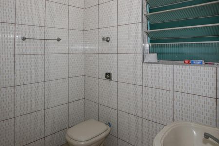 Casa à venda com 70m², 2 quartos e 2 vagas Casa à venda com 70m², 2 quartos e 2 vagasBanheiro