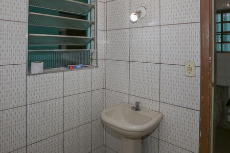 Casa à venda com 70m², 2 quartos e 2 vagas Casa à venda com 70m², 2 quartos e 2 vagasBanheiro