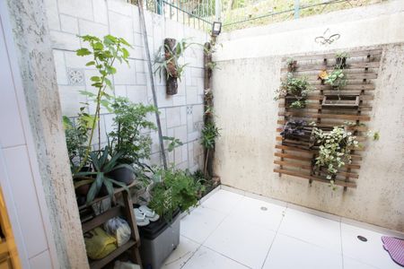 Apartamento para alugar com 65m², 2 quartos e 1 vagaÁrea de Serviço