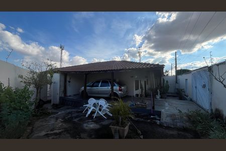 Casa à venda com 275m², 3 quartos e 2 vagas