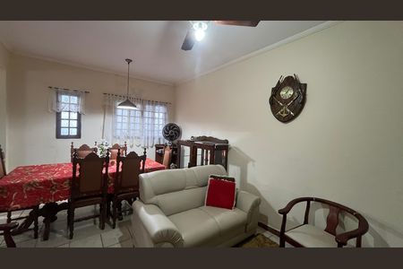 Casa à venda com 275m², 3 quartos e 2 vagas