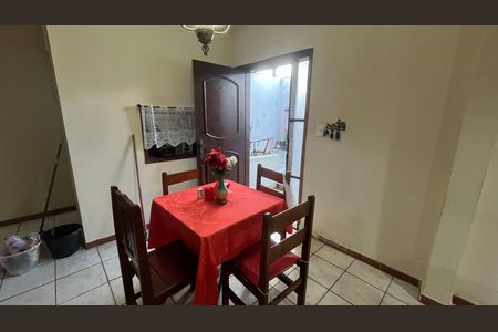 Casa à venda com 275m², 3 quartos e 2 vagas