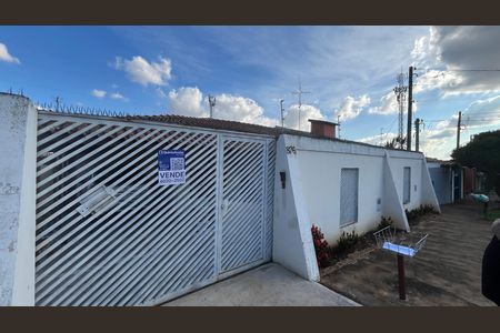 Casa à venda com 275m², 3 quartos e 2 vagas