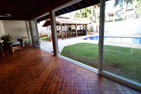 Casa de condomínio à venda com 480m², 4 quartos e 6 vagasVaranda da Sala