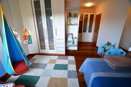 Casa de condomínio à venda com 480m², 4 quartos e 6 vagasQuarto 4 - Suíte