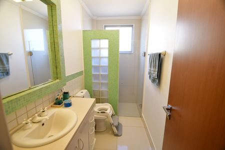 Casa de condomínio à venda com 480m², 4 quartos e 6 vagasBanheiro Suíte