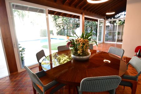 Casa de condomínio à venda com 480m², 4 quartos e 6 vagasVaranda da Sala