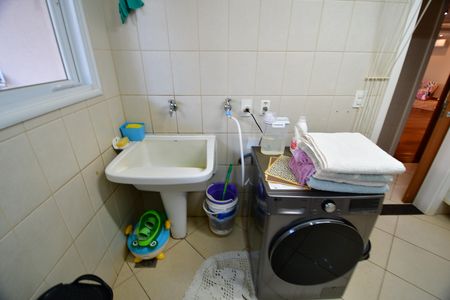 Casa de condomínio à venda com 480m², 4 quartos e 6 vagasÁrea de Serviço