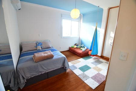 Casa de condomínio à venda com 480m², 4 quartos e 6 vagasQuarto 4 - Suíte