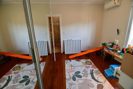 Casa de condomínio à venda com 480m², 4 quartos e 6 vagasQuarto 1 - Suíte