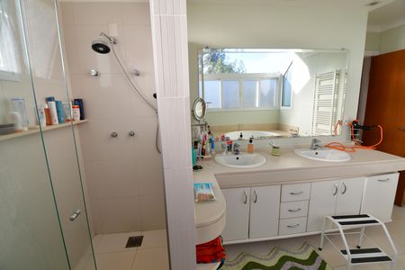Casa de condomínio à venda com 480m², 4 quartos e 6 vagasBanheiro Suíte