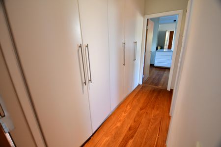 Casa de condomínio à venda com 480m², 4 quartos e 6 vagasQuarto 5 - Suíte Closet