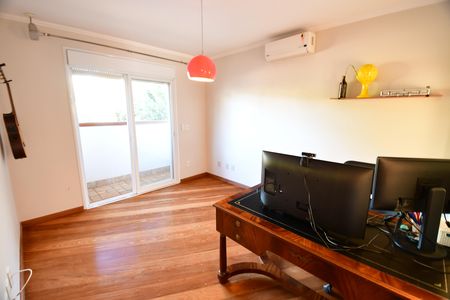 Casa de condomínio à venda com 480m², 4 quartos e 6 vagasQuarto 2