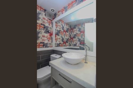 Banheiro de apartamento para alugar com 1 quarto, 64m² em Vila Ipiranga, Porto Alegre