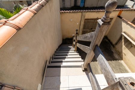 Casa para alugar com 140m², 3 quartos e 1 vaga Casa para alugar com 140m², 3 quartos e 1 vagaEscada