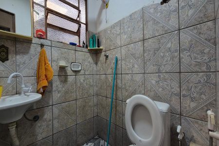 Casa à venda com 126m², 2 quartos e 2 vagas Casa à venda com 126m², 2 quartos e 2 vagasBanheiro