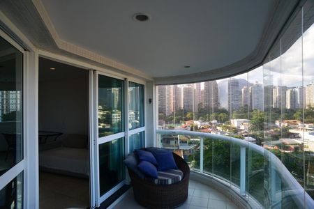Apartamento para alugar com 58m², 1 quarto e 1 vaga Apartamento para alugar com 58m², 1 quarto e 1 vagaVaranda